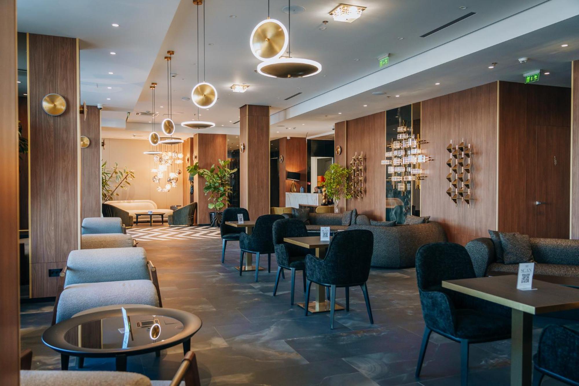 Sky Airport Hotel Cluj-Napoca Eksteriør bilde