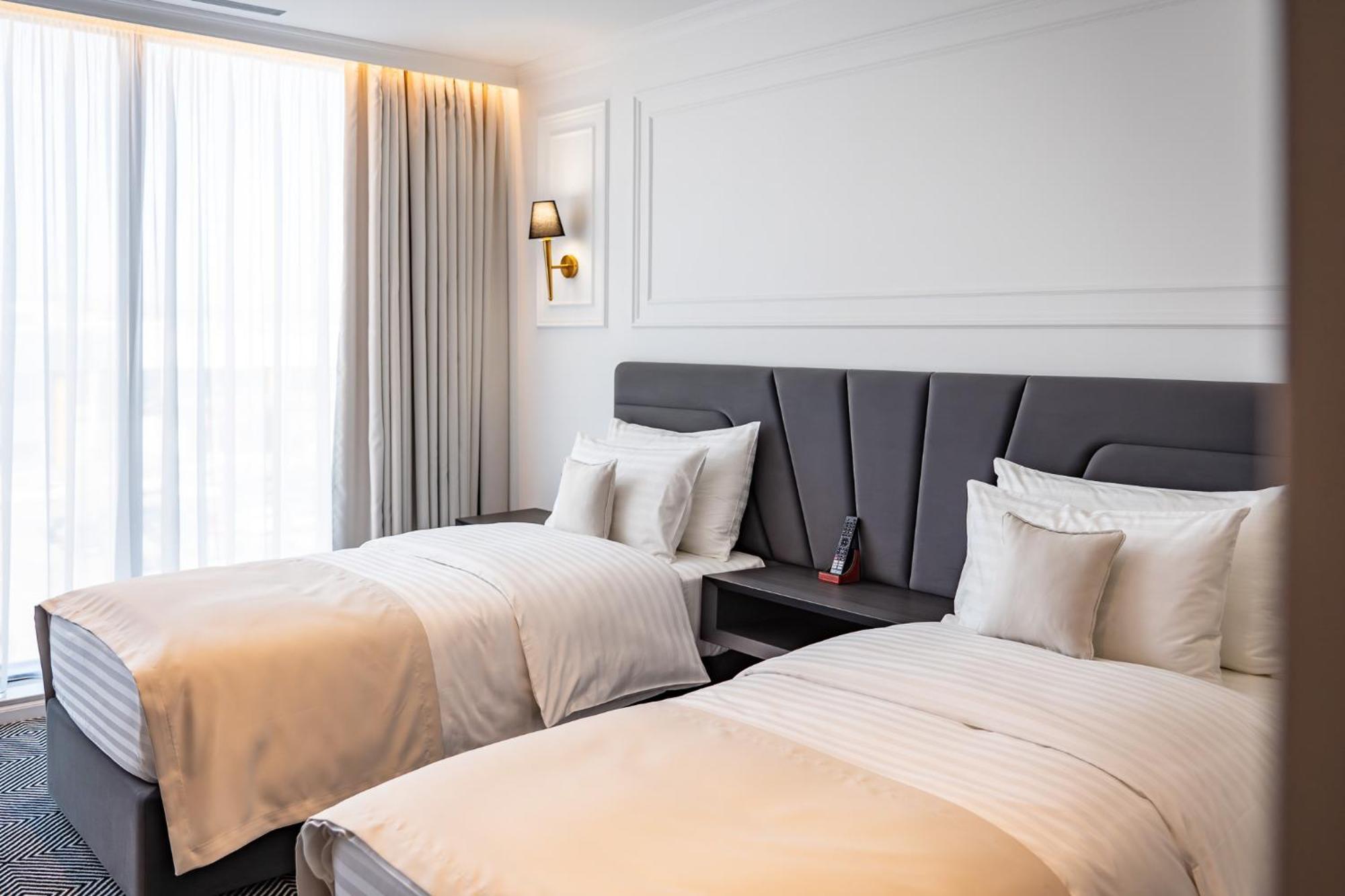 Sky Airport Hotel Cluj-Napoca Eksteriør bilde