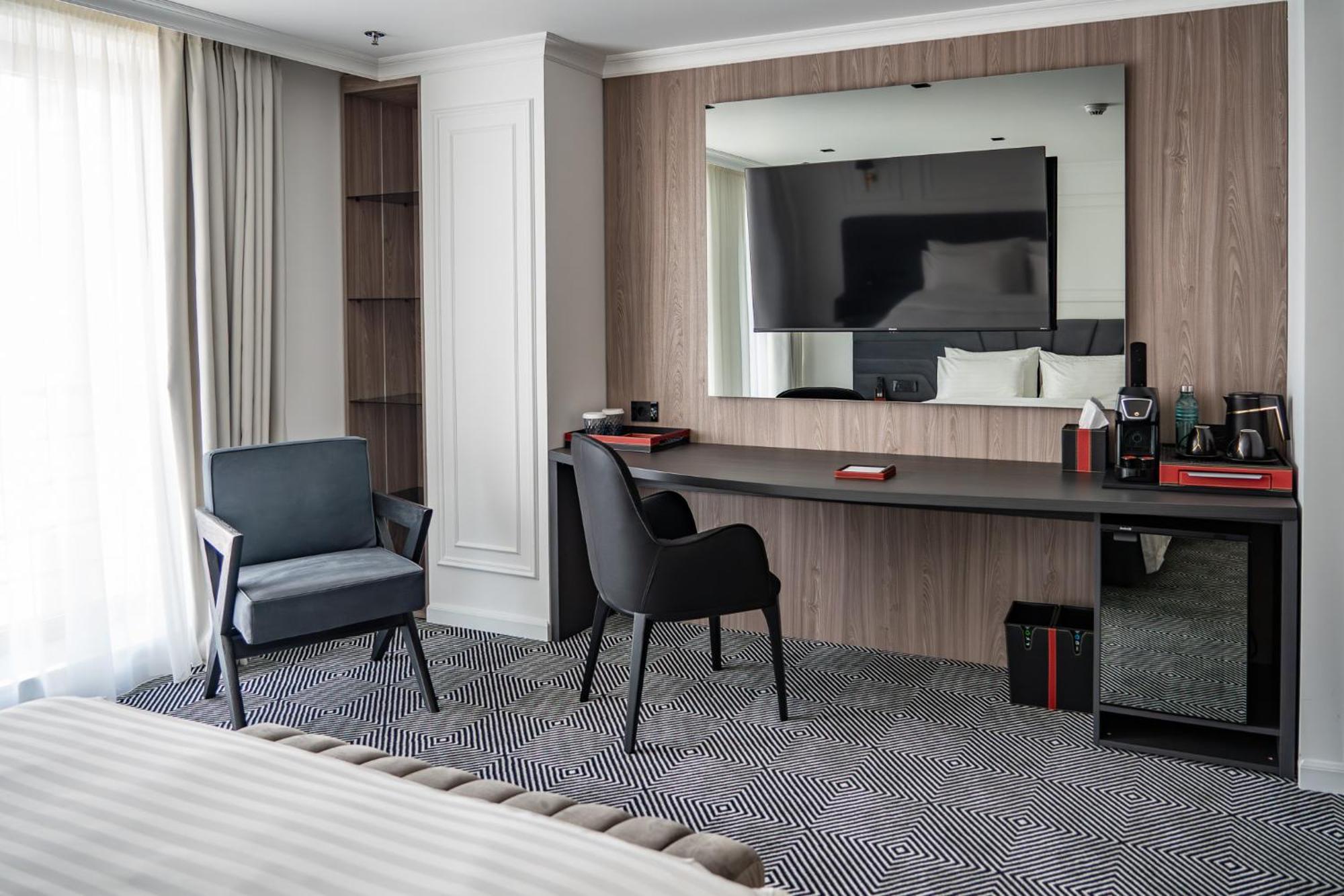 Sky Airport Hotel Cluj-Napoca Eksteriør bilde